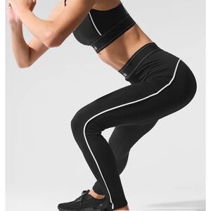NWT ALO - suit up leggings